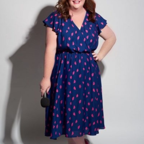 ModCloth Fits Of Bliss Flutter Sleeve Blue & Hot Pink Lips Midi Dress - Picture 2 of 7